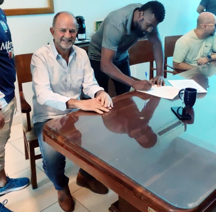 Prefeito José Fernandes garante continuidade de Projetos Culturais e Esportivos até o final do ano