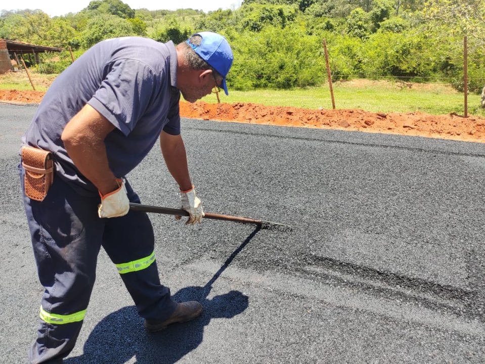Prefeito José Fernandes realiza sonho antigo com a conclusão do asfaltamento da estrada Assis-Esmeralda Park